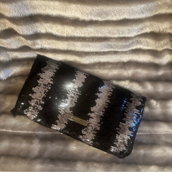 BCBGENERATION fold over sequins clutch - Picture 2 of 6